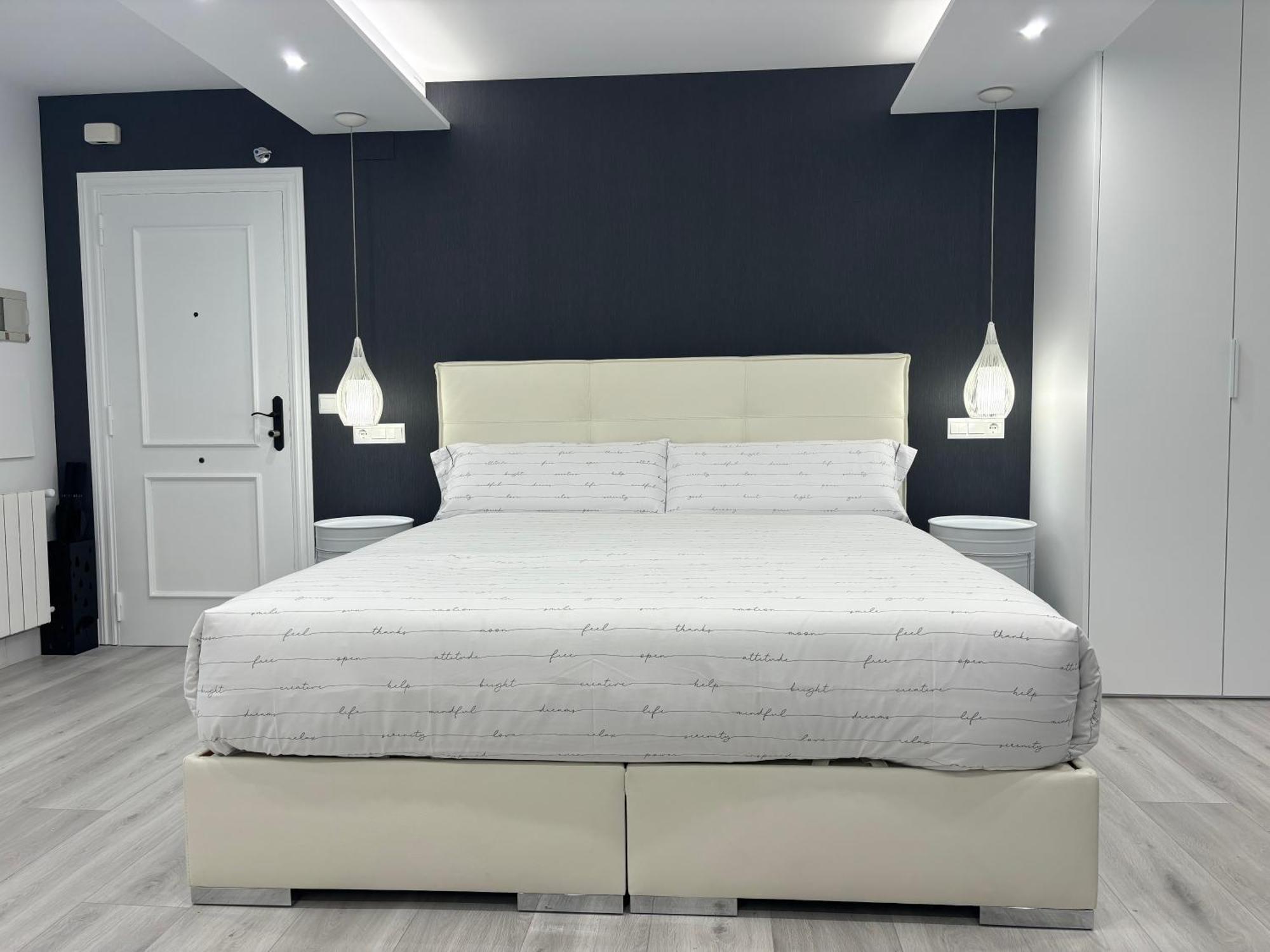 Black And White Suite Cervantes Castro Urdiales Exterior photo