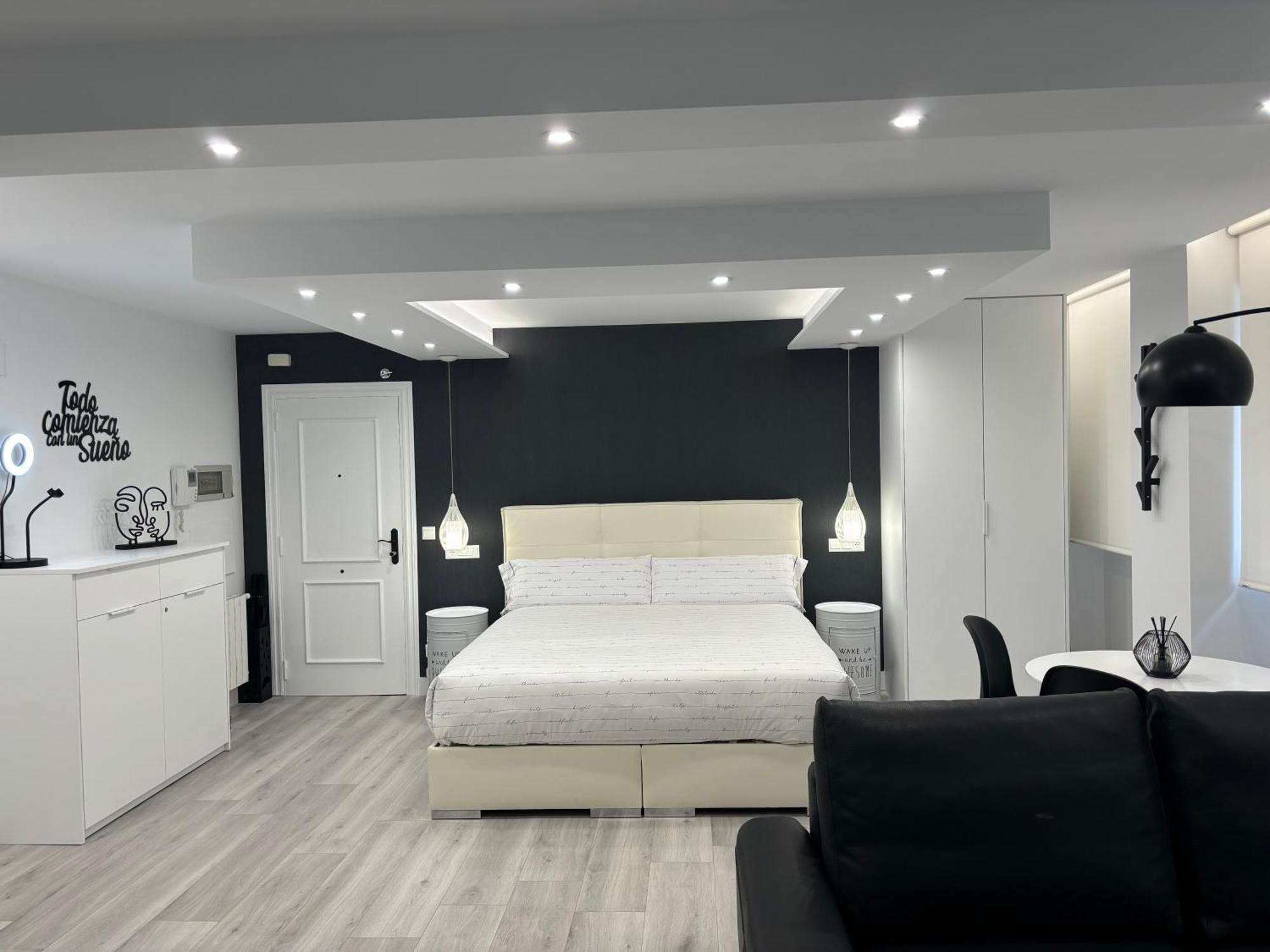 Black And White Suite Cervantes Castro Urdiales Exterior photo